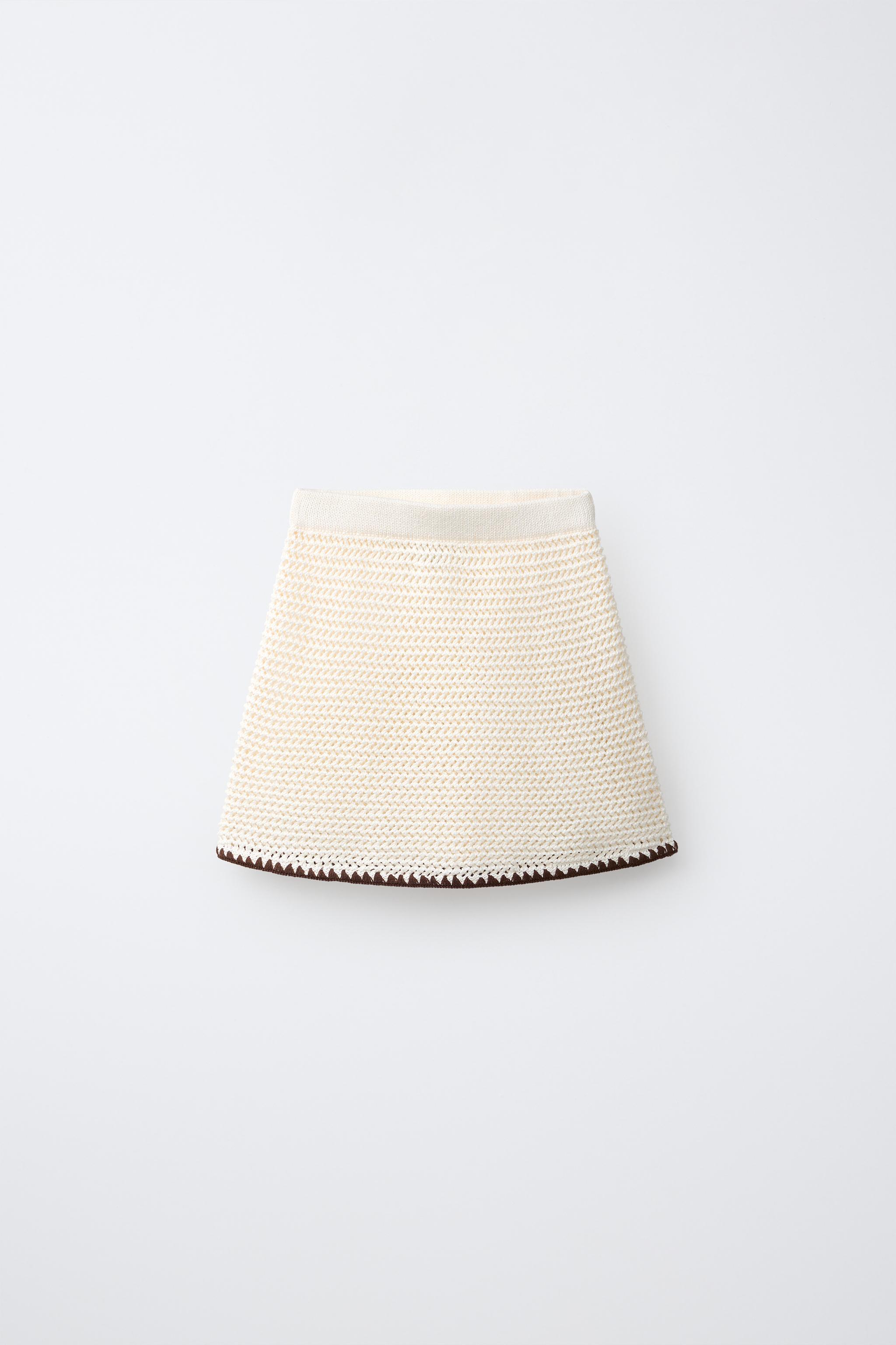 CONTRAST HEM KNIT SKIRT
